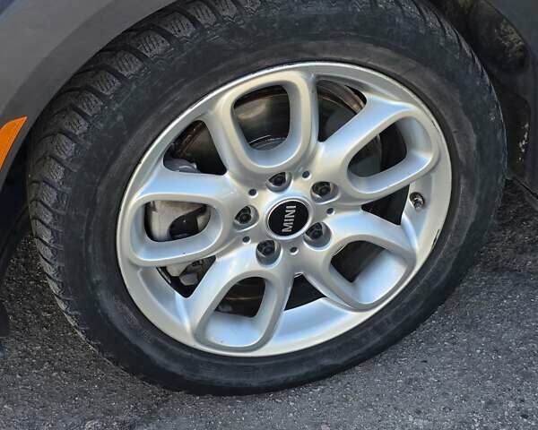 Сірий Міні Cooper, об'ємом двигуна 2 л та пробігом 167 тис. км за 10999 $, фото 12 на Automoto.ua