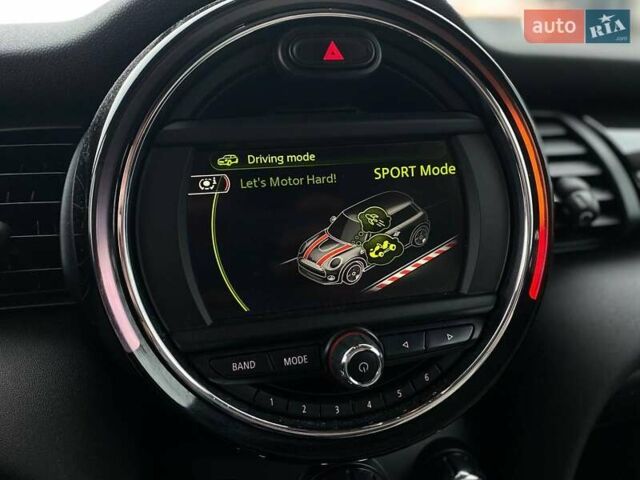 Сірий Міні Cooper, об'ємом двигуна 1.5 л та пробігом 85 тис. км за 11990 $, фото 32 на Automoto.ua