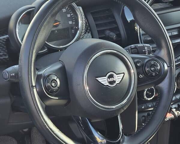 Сірий Міні Cooper, об'ємом двигуна 2 л та пробігом 167 тис. км за 10999 $, фото 3 на Automoto.ua