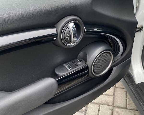 Серый Мини Купер, объемом двигателя 2 л и пробегом 167 тыс. км за 10999 $, фото 12 на Automoto.ua