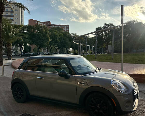 Серый Мини Купер, объемом двигателя 1.5 л и пробегом 86 тыс. км за 10990 $, фото 2 на Automoto.ua