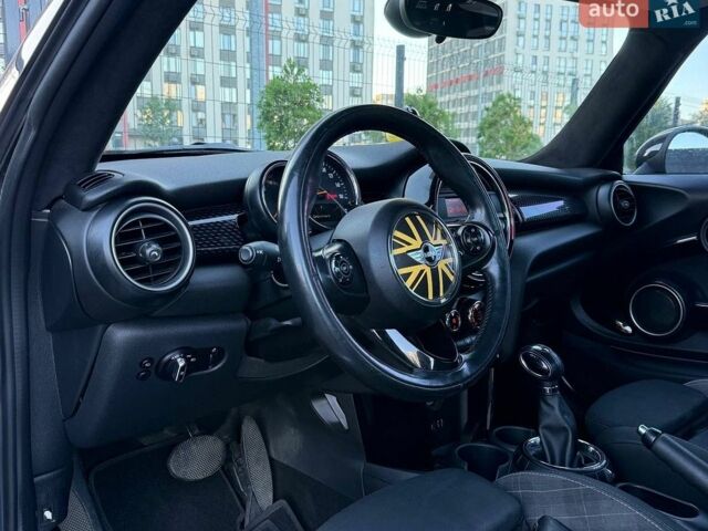 Серый Мини Купер, объемом двигателя 2 л и пробегом 246 тыс. км за 9900 $, фото 19 на Automoto.ua