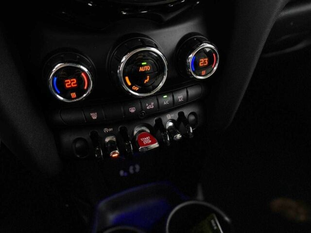 Серый Мини Купер, объемом двигателя 1.5 л и пробегом 85 тыс. км за 11990 $, фото 20 на Automoto.ua