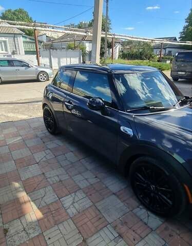 Серый Мини Купер, объемом двигателя 2 л и пробегом 209 тыс. км за 11000 $, фото 3 на Automoto.ua