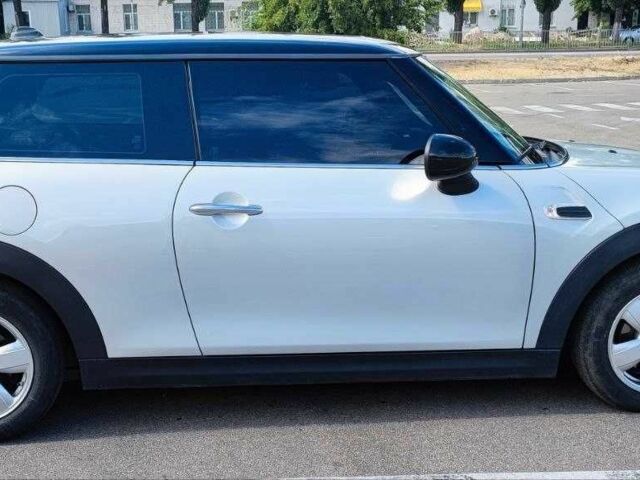 Сірий Міні Cooper, об'ємом двигуна 1.5 л та пробігом 49 тис. км за 13507 $, фото 4 на Automoto.ua