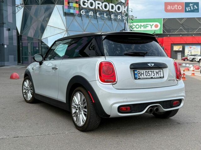Сірий Міні Cooper, об'ємом двигуна 2 л та пробігом 98 тис. км за 11990 $, фото 4 на Automoto.ua