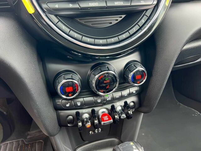 Серый Мини Купер, объемом двигателя 1.5 л и пробегом 78 тыс. км за 5500 $, фото 8 на Automoto.ua