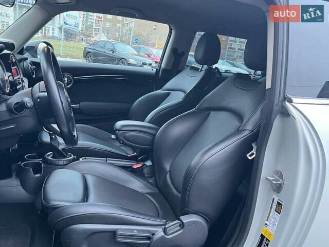 Сірий Міні Cooper, об'ємом двигуна 2 л та пробігом 92 тис. км за 12990 $, фото 9 на Automoto.ua