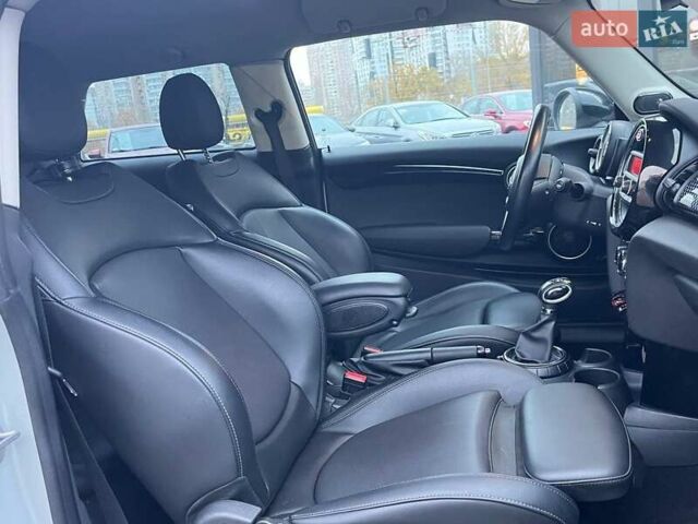 Сірий Міні Cooper, об'ємом двигуна 2 л та пробігом 92 тис. км за 12990 $, фото 12 на Automoto.ua