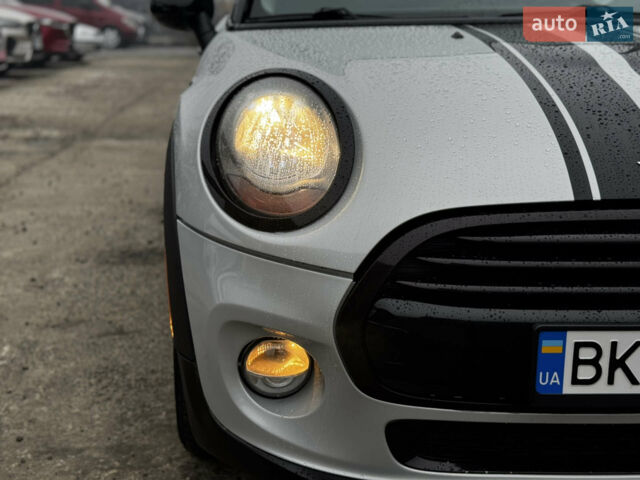 Сірий Міні Cooper, об'ємом двигуна 1.5 л та пробігом 107 тис. км за 10999 $, фото 8 на Automoto.ua