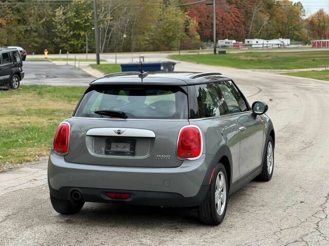 Серый Мини Купер, объемом двигателя 1.5 л и пробегом 78 тыс. км за 5500 $, фото 3 на Automoto.ua