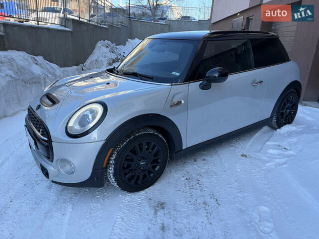 Серый Мини Купер, объемом двигателя 2 л и пробегом 115 тыс. км за 15000 $, фото 2 на Automoto.ua