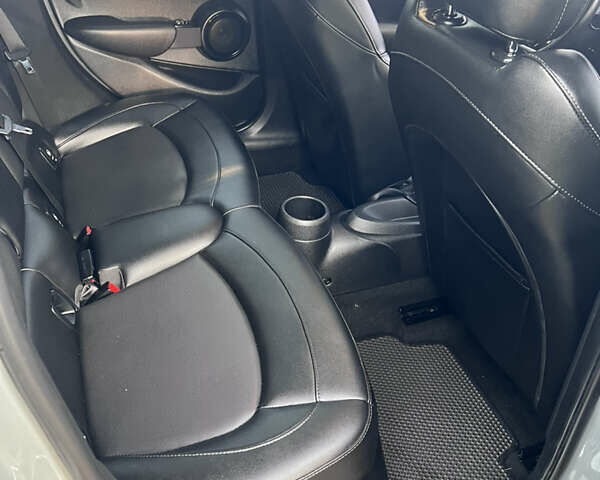 Сірий Міні Cooper, об'ємом двигуна 1.5 л та пробігом 160 тис. км за 14700 $, фото 12 на Automoto.ua