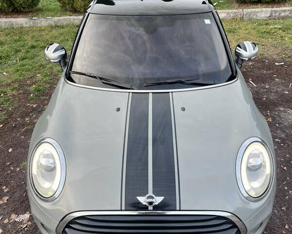 Сірий Міні Cooper, об'ємом двигуна 1.5 л та пробігом 160 тис. км за 14700 $, фото 2 на Automoto.ua