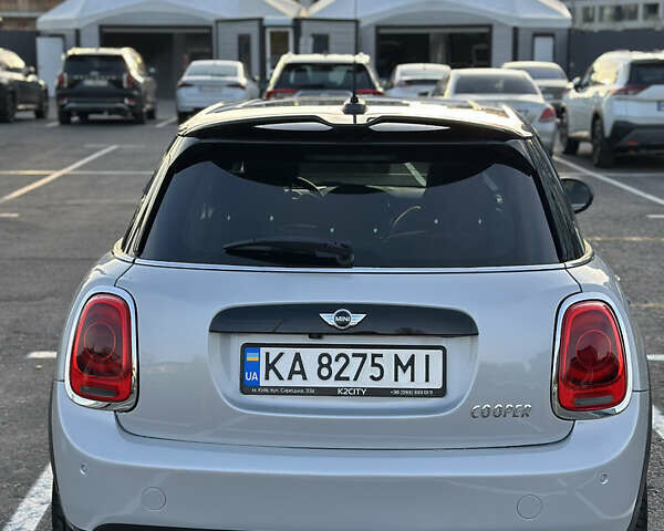 Сірий Міні Cooper, об'ємом двигуна 1.5 л та пробігом 136 тис. км за 13500 $, фото 5 на Automoto.ua