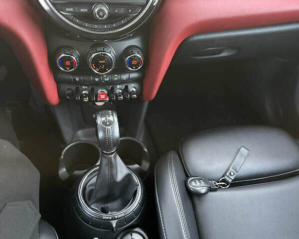 Сірий Міні Cooper, об'ємом двигуна 1.5 л та пробігом 136 тис. км за 13500 $, фото 30 на Automoto.ua