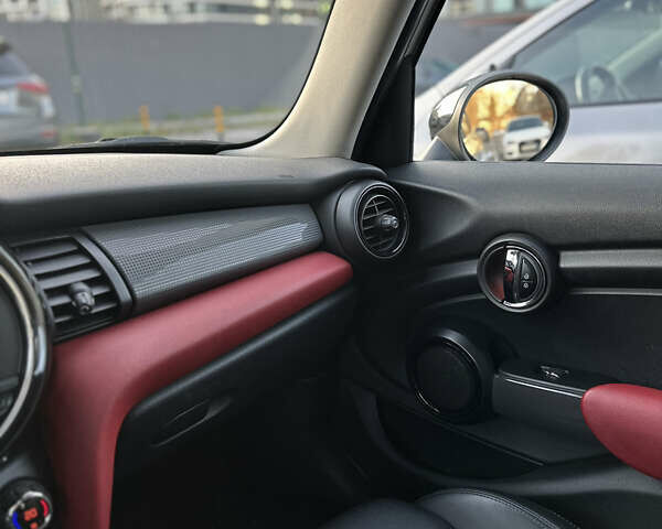 Сірий Міні Cooper, об'ємом двигуна 1.5 л та пробігом 136 тис. км за 13500 $, фото 31 на Automoto.ua