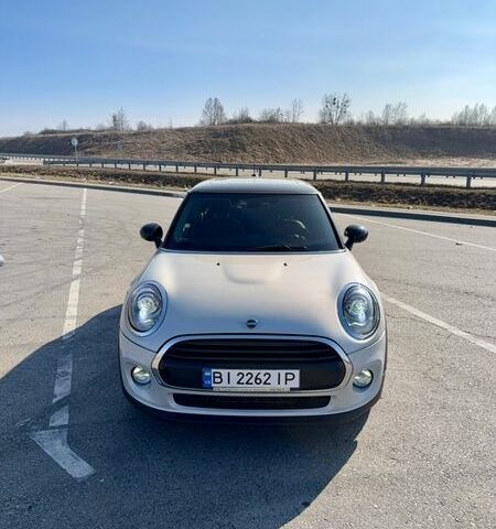 Серый Мини Купер, объемом двигателя 1.5 л и пробегом 143 тыс. км за 10900 $, фото 1 на Automoto.ua