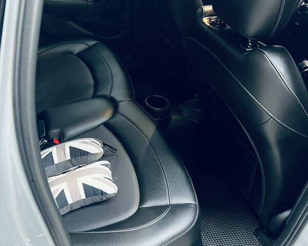 Сірий Міні Cooper, об'ємом двигуна 1.5 л та пробігом 170 тис. км за 14200 $, фото 13 на Automoto.ua