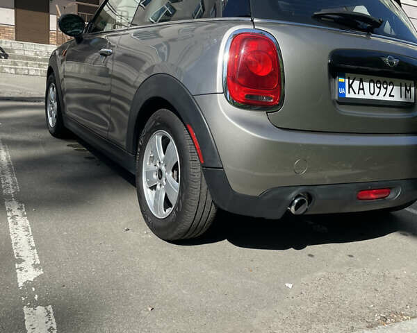 Сірий Міні Cooper, об'ємом двигуна 1.5 л та пробігом 45 тис. км за 10900 $, фото 5 на Automoto.ua