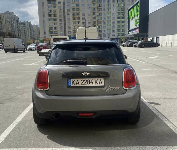 Серый Мини Купер, объемом двигателя 1.5 л и пробегом 118 тыс. км за 10500 $, фото 4 на Automoto.ua