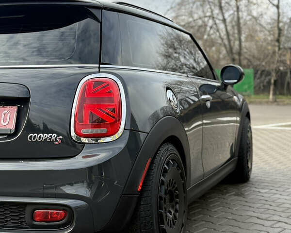 Серый Мини Купер, объемом двигателя 2 л и пробегом 117 тыс. км за 14500 $, фото 3 на Automoto.ua