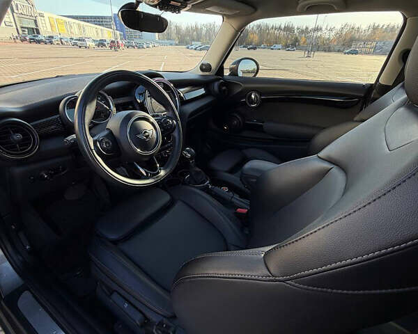 Серый Мини Купер, объемом двигателя 2 л и пробегом 58 тыс. км за 15999 $, фото 8 на Automoto.ua