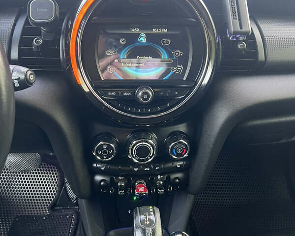 Сірий Міні Cooper, об'ємом двигуна 1.5 л та пробігом 160 тис. км за 14700 $, фото 13 на Automoto.ua