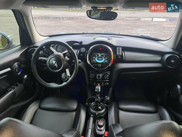 Сірий Міні Cooper, об'ємом двигуна 1.5 л та пробігом 170 тис. км за 14000 $, фото 7 на Automoto.ua