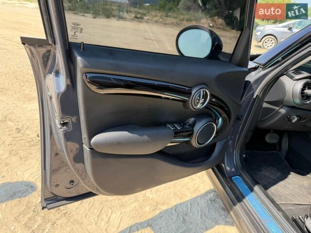 Сірий Міні Cooper, об'ємом двигуна 2 л та пробігом 64 тис. км за 18000 $, фото 12 на Automoto.ua