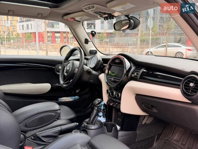 Серый Мини Купер, объемом двигателя 2 л и пробегом 77 тыс. км за 17400 $, фото 8 на Automoto.ua