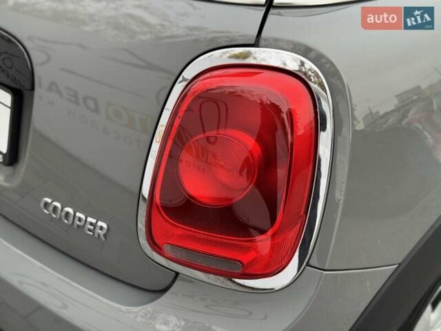 Сірий Міні Cooper, об'ємом двигуна 1.5 л та пробігом 102 тис. км за 13100 $, фото 8 на Automoto.ua