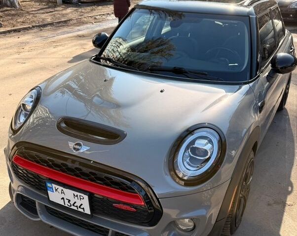 Сірий Міні Cooper, об'ємом двигуна 1.5 л та пробігом 63 тис. км за 15000 $, фото 1 на Automoto.ua