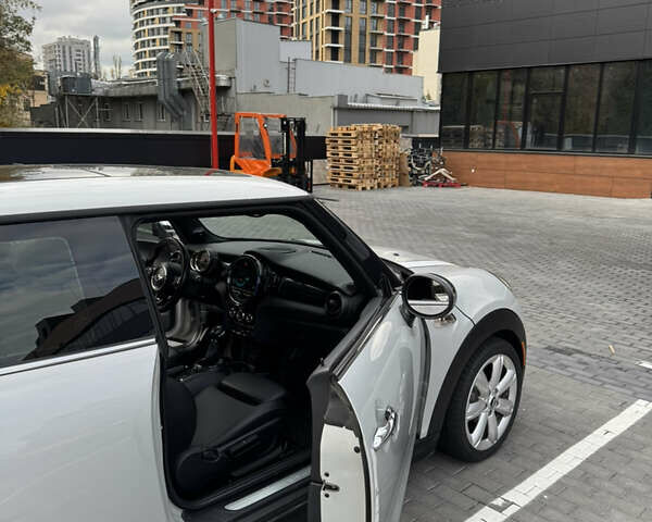 Сірий Міні Cooper, об'ємом двигуна 2 л та пробігом 89 тис. км за 17100 $, фото 7 на Automoto.ua