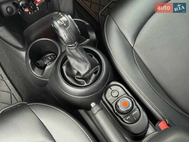 Міні Cooper 2017 у Києві на Automoto.ua Сірий Міні Cooper, об'ємом двигуна 1.5 л та пробігом 102 тис. км за 13650 $, фото 19 на Automoto.ua