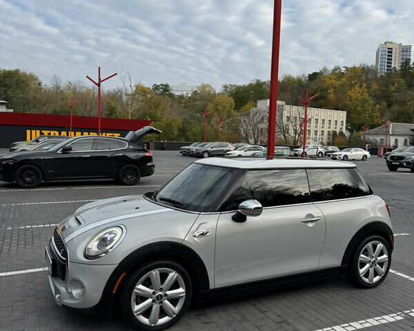 Сірий Міні Cooper, об'ємом двигуна 2 л та пробігом 89 тис. км за 17100 $, фото 2 на Automoto.ua