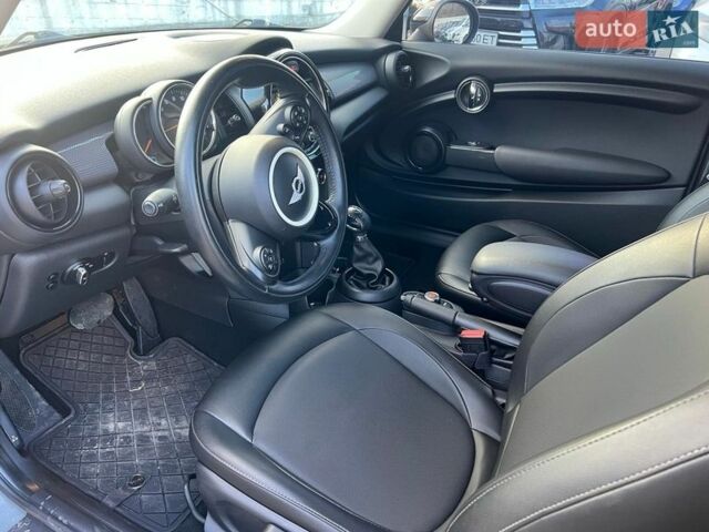 Сірий Міні Cooper, об'ємом двигуна 1.5 л та пробігом 104 тис. км за 12790 $, фото 9 на Automoto.ua