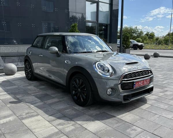 Мини Купер 2017 в Киеве на Automoto.ua Серый Мини Купер, объемом двигателя 2 л и пробегом 73 тыс. км за 16700 $, фото 1 на Automoto.ua