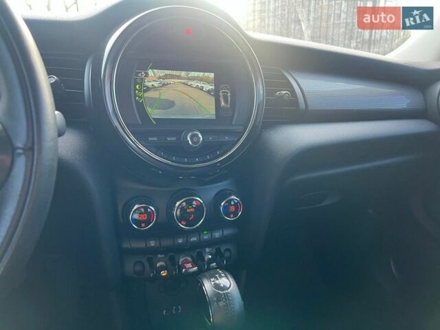 Сірий Міні Cooper, об'ємом двигуна 1.5 л та пробігом 104 тис. км за 12790 $, фото 11 на Automoto.ua