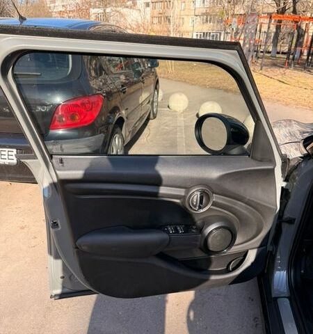 Сірий Міні Cooper, об'ємом двигуна 1.5 л та пробігом 63 тис. км за 15000 $, фото 10 на Automoto.ua