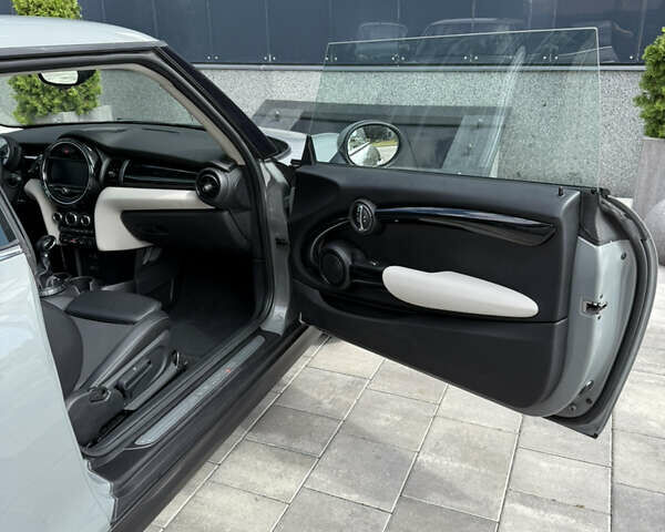 Мини Купер 2017 в Киеве на Automoto.ua Серый Мини Купер, объемом двигателя 2 л и пробегом 73 тыс. км за 16700 $, фото 35 на Automoto.ua