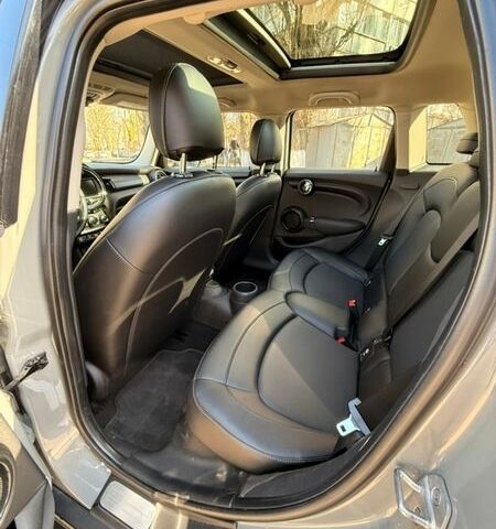 Сірий Міні Cooper, об'ємом двигуна 1.5 л та пробігом 63 тис. км за 15000 $, фото 12 на Automoto.ua