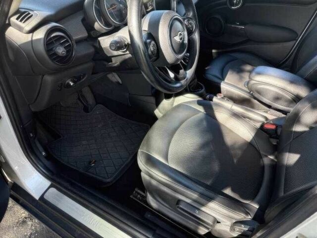Сірий Міні Cooper, об'ємом двигуна 1.5 л та пробігом 110 тис. км за 4500 $, фото 6 на Automoto.ua