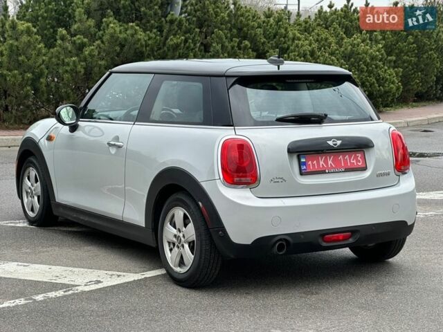 Сірий Міні Cooper, об'ємом двигуна 1.5 л та пробігом 207 тис. км за 11999 $, фото 7 на Automoto.ua