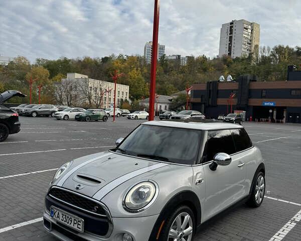 Сірий Міні Cooper, об'ємом двигуна 2 л та пробігом 89 тис. км за 17100 $, фото 1 на Automoto.ua