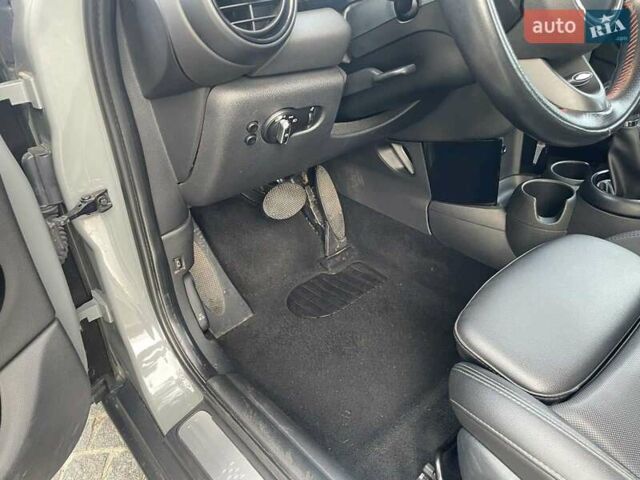 Сірий Міні Cooper, об'ємом двигуна 2 л та пробігом 61 тис. км за 23999 $, фото 20 на Automoto.ua