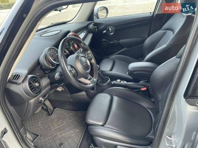 Сірий Міні Cooper, об'ємом двигуна 2 л та пробігом 61 тис. км за 23999 $, фото 11 на Automoto.ua