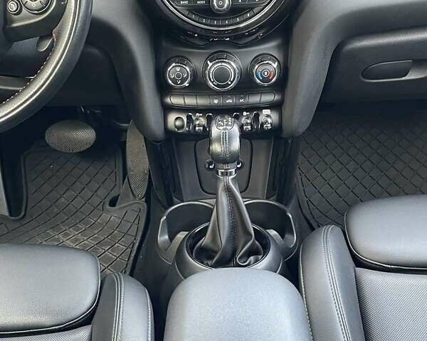 Сірий Міні Cooper, об'ємом двигуна 2 л та пробігом 61 тис. км за 23999 $, фото 30 на Automoto.ua