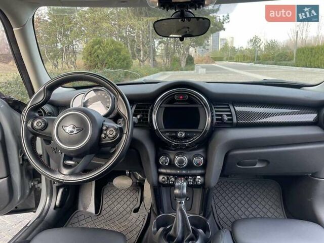 Сірий Міні Cooper, об'ємом двигуна 2 л та пробігом 61 тис. км за 23999 $, фото 14 на Automoto.ua