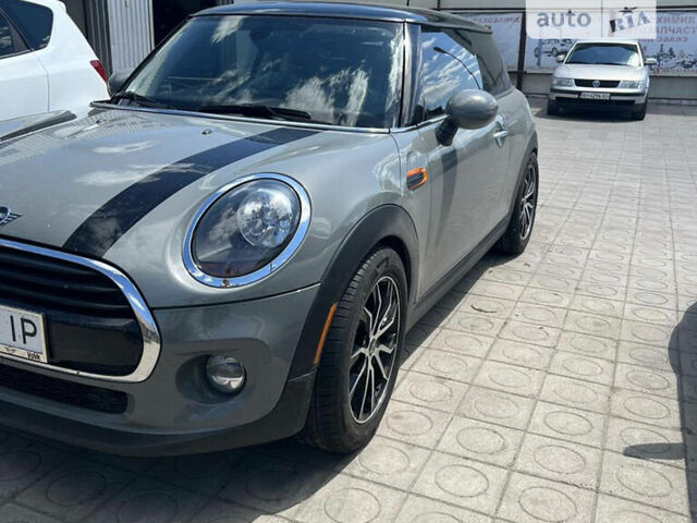 Сірий Міні Cooper, об'ємом двигуна 1.5 л та пробігом 47 тис. км за 15000 $, фото 16 на Automoto.ua